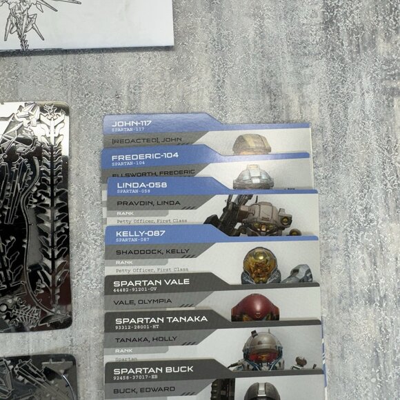 Metal Earth Halo 5 Guardian with Hardcase NO GAME Unpunched - Picture 3 of 12